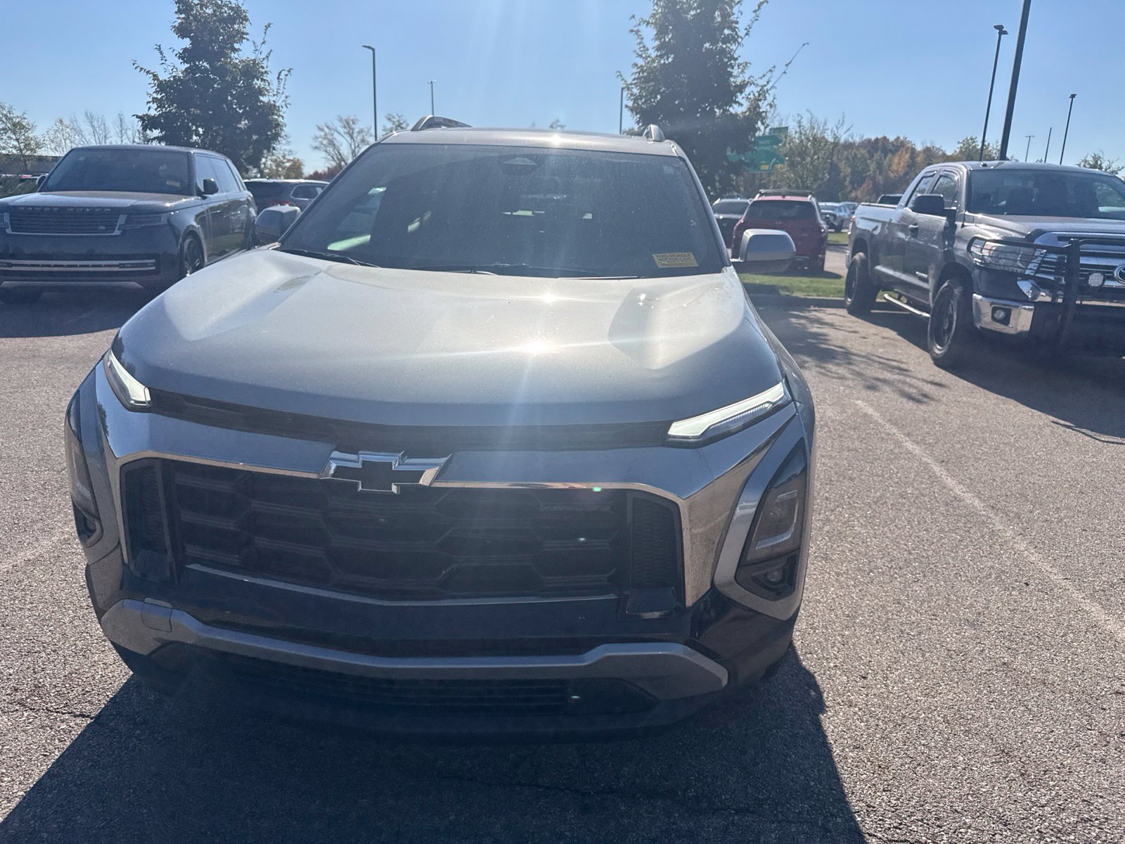 Used 2025 Chevrolet Equinox ACTIV w/ Safety and Technology Package AWD/4WD image 2
