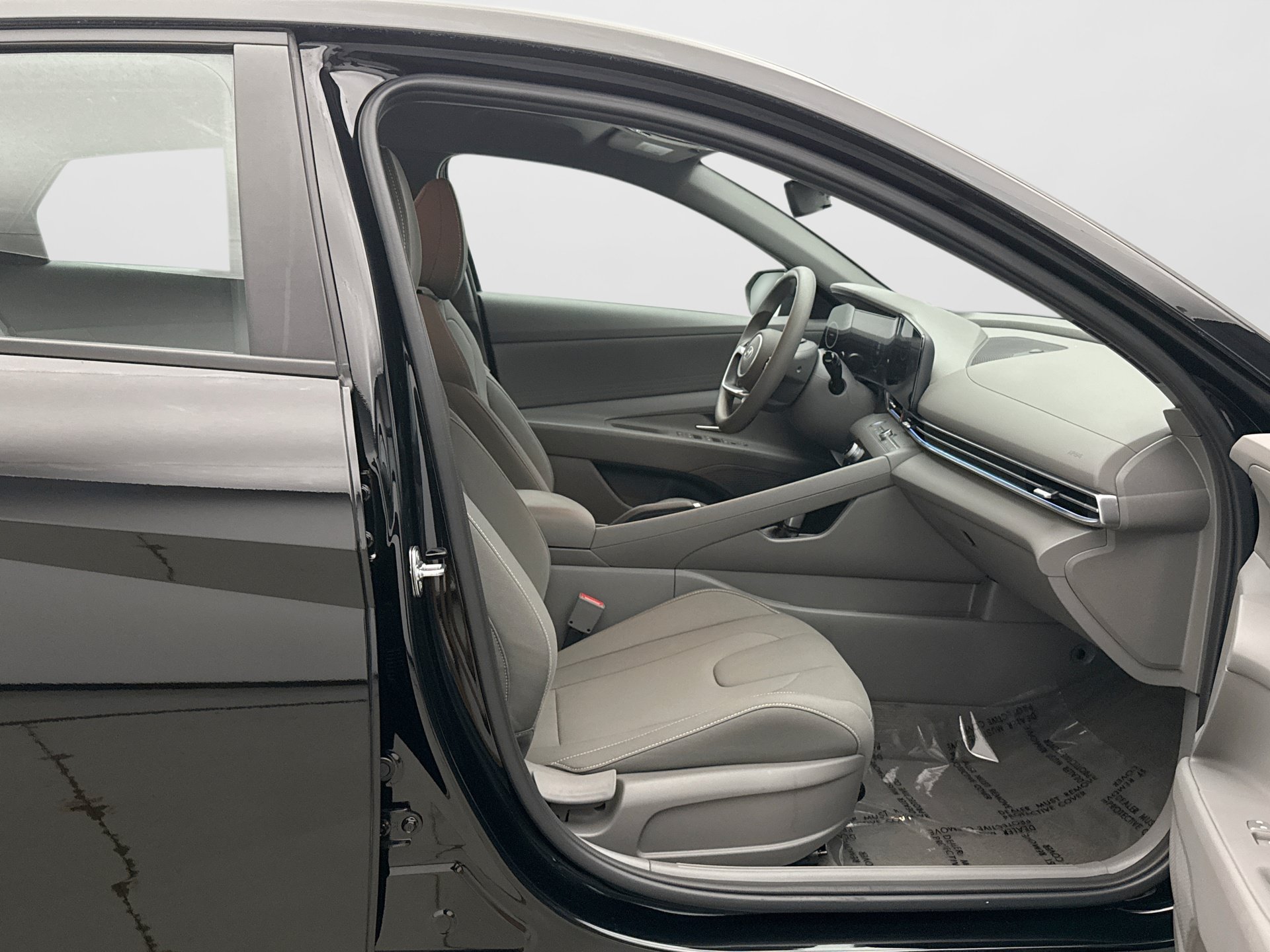 Used 2024 Hyundai Elantra SEL FWD image 17