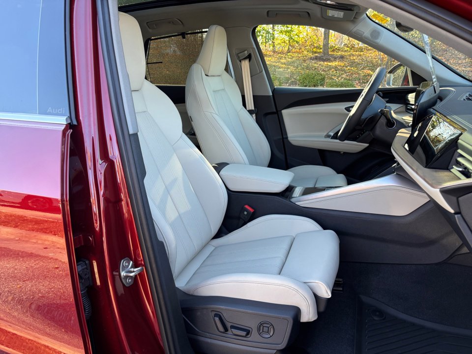 New 2025 Audi Q5 Premium Plus image 28