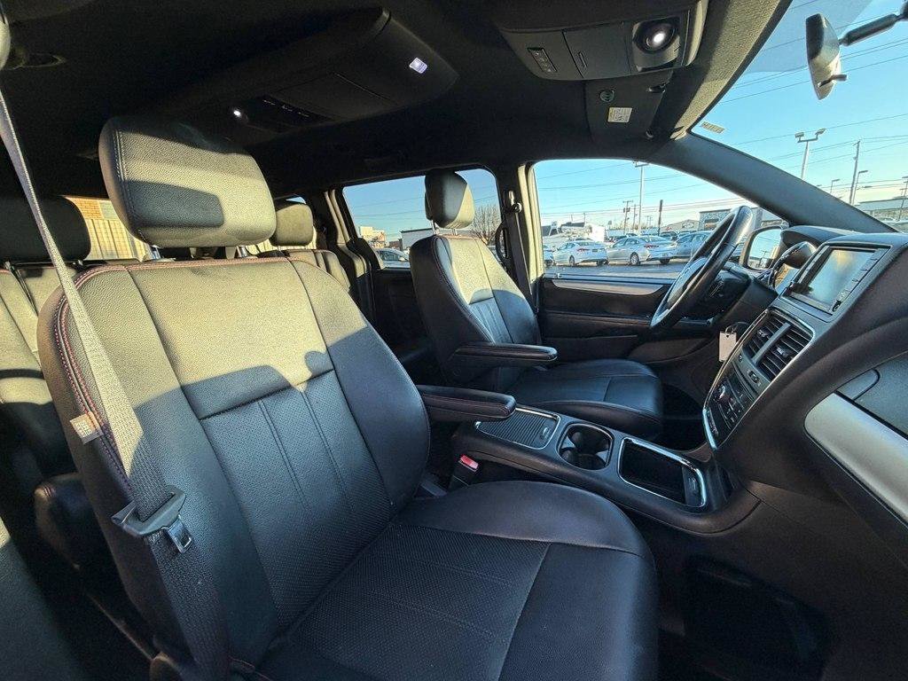 Used 2016 Dodge Grand Caravan R/T FWD image 15