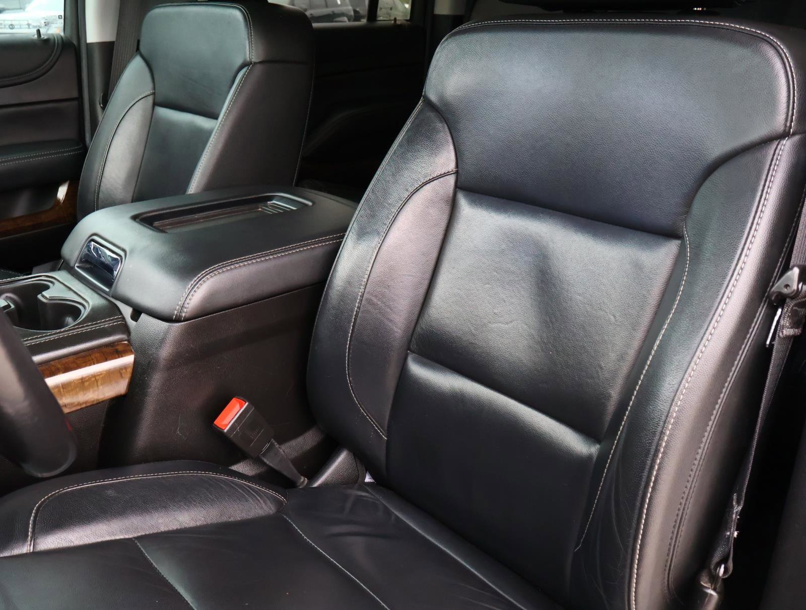 Used 2019 Chevrolet Suburban LT image 15