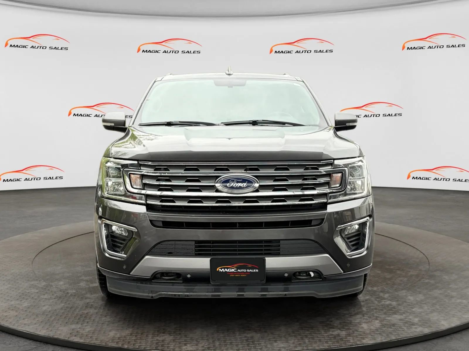 Used 2019 Ford Expedition Limited AWD/4WD image 3