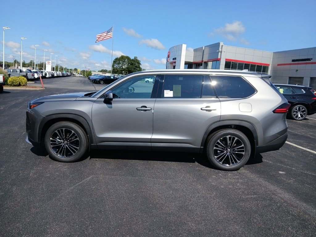 New 2025 Toyota Grand Highlander AWD Hybrid image 4