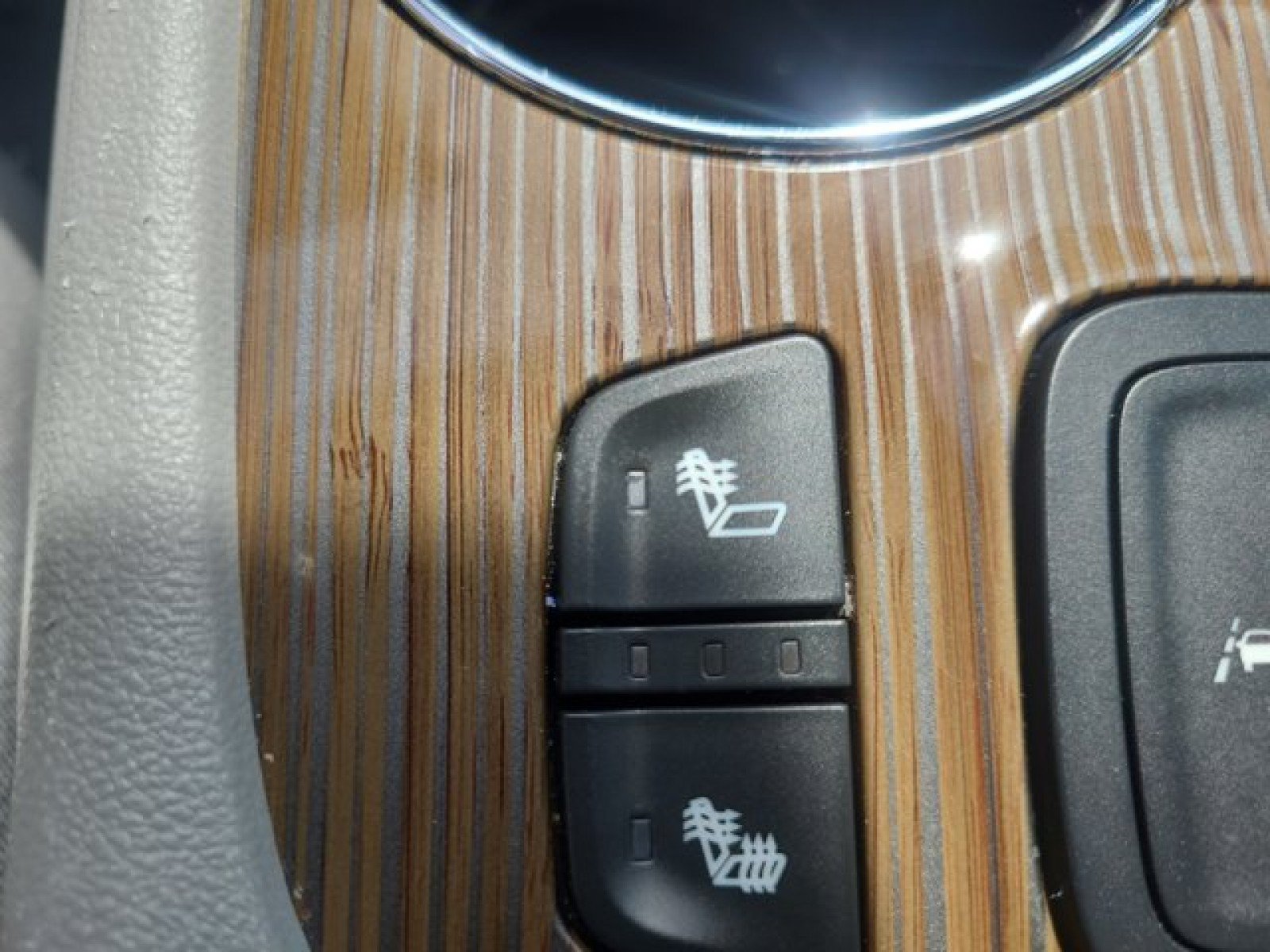 Used 2023 GMC Acadia SLE w/ Driver Convenience Package AWD/4WD image 33