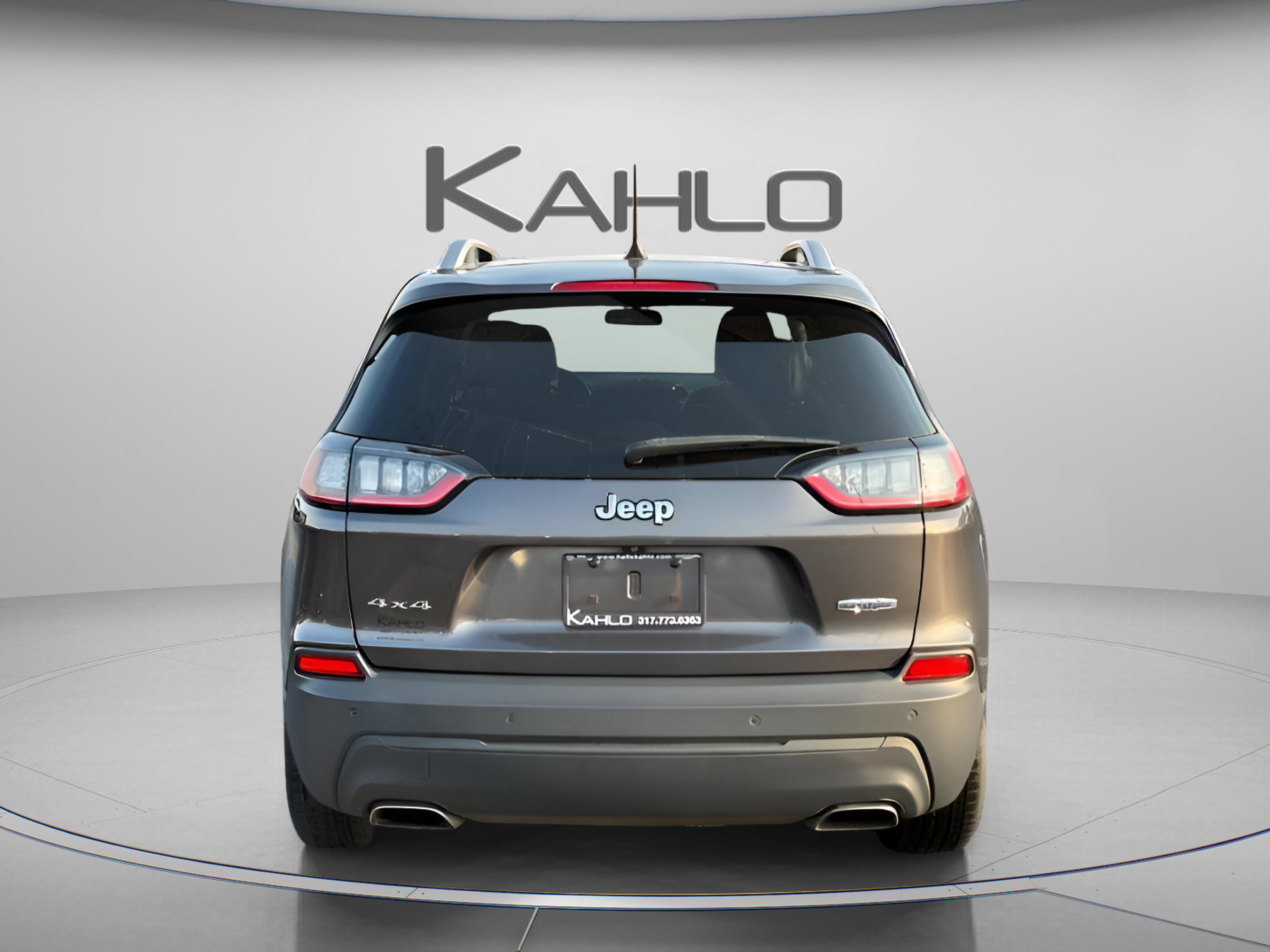 Used 2019 Jeep Cherokee Latitude Plus w/ Cold Weather Group AWD/4WD image 3