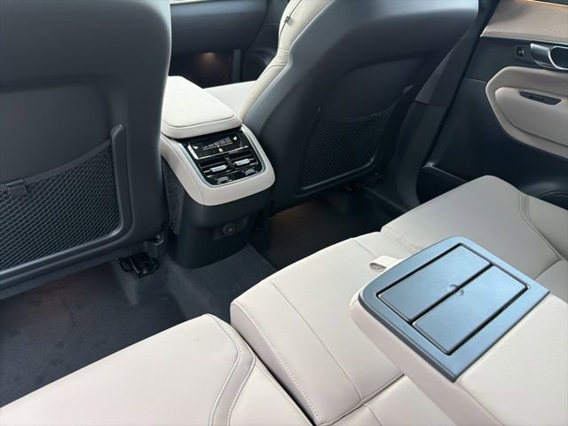 New 2026 Volvo XC90 B6 Plus w/ Protection Package Premier AWD/4WD image 8