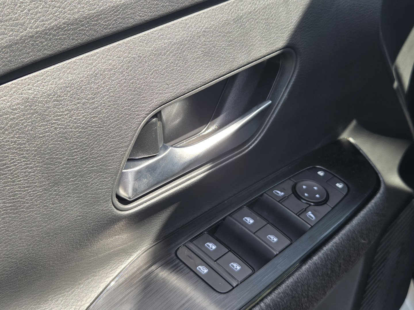 New 2027 Nissan Kicks SV AWD/4WD image 28