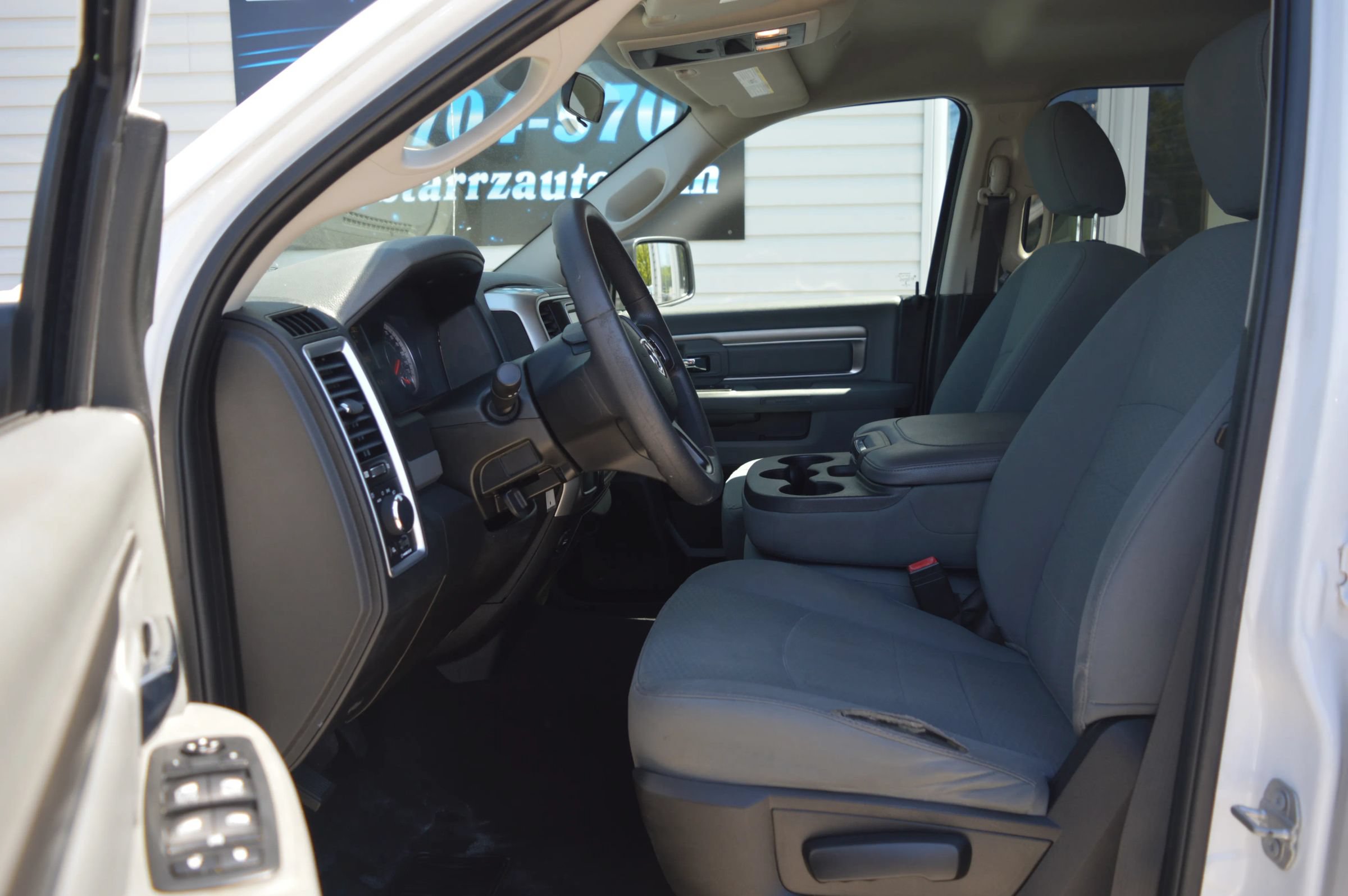 Used 2020 RAM 1500 Classic SLT RWD image 10