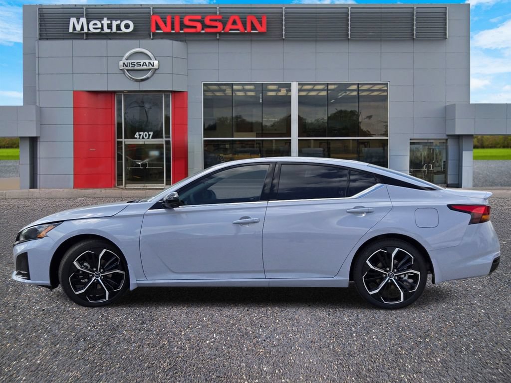 New 2026 Nissan Altima 2.5 SR FWD image 3