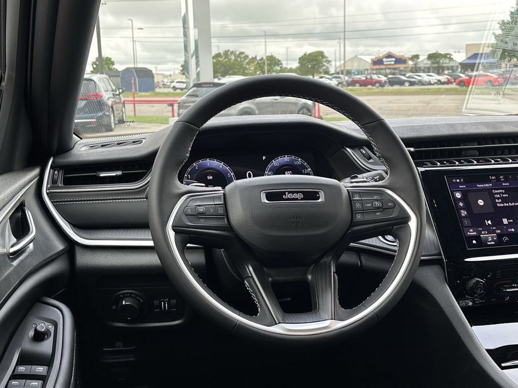 New 2025 Jeep Grand Cherokee L Altitude image 19