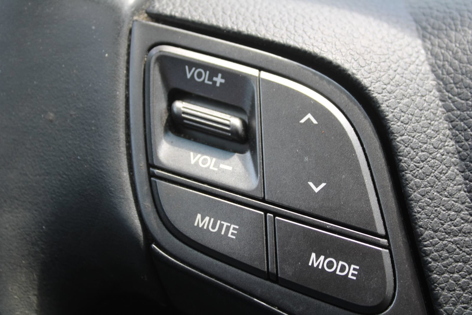 Used 2018 Hyundai Santa Fe Sport FWD image 30