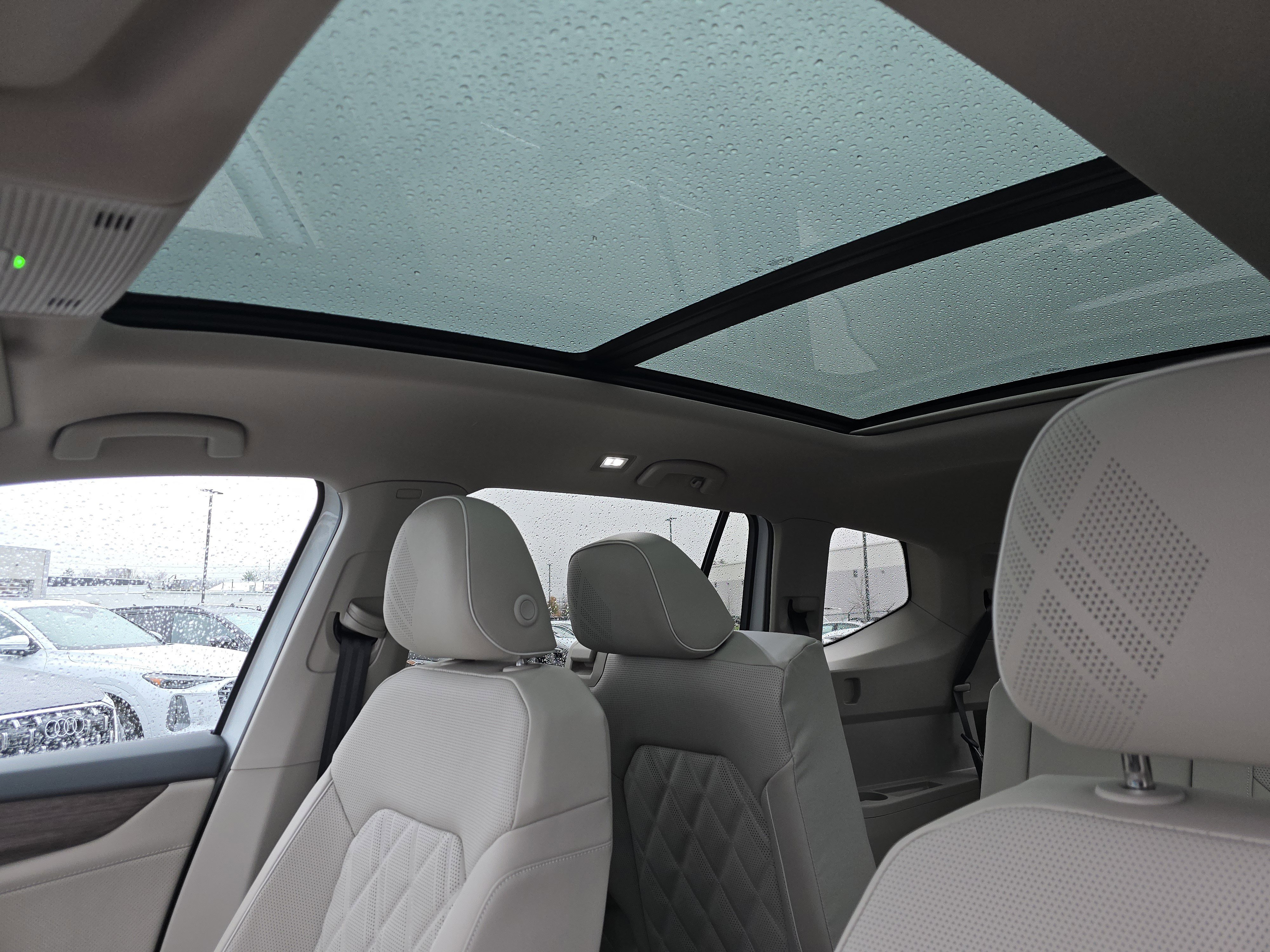 New 2026 Volkswagen Atlas SEL Premium R-Line image 9