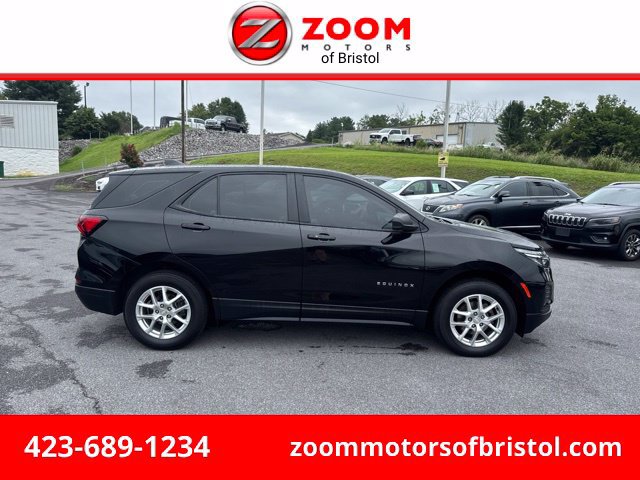 Used 2023 Chevrolet Equinox LS AWD/4WD image 1