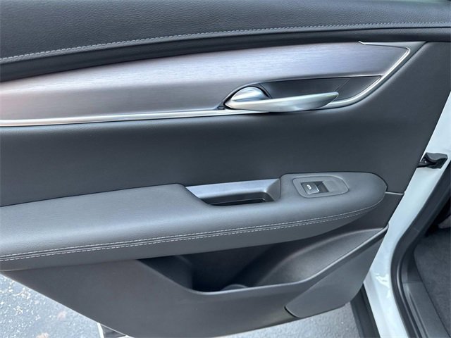 New 2025 Cadillac XT5 Luxury image 11