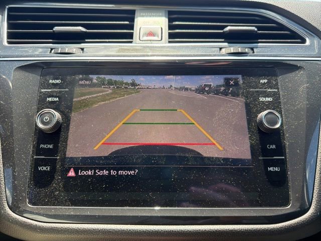 Used 2018 Volkswagen Tiguan SE w/ Panoramic Sunroof Package AWD/4WD image 32