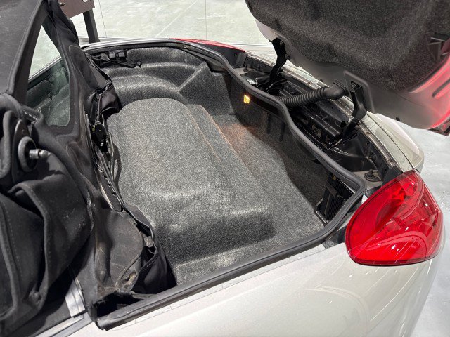 Used 2009 Pontiac Solstice GXP w/ Premium Package RWD image 13