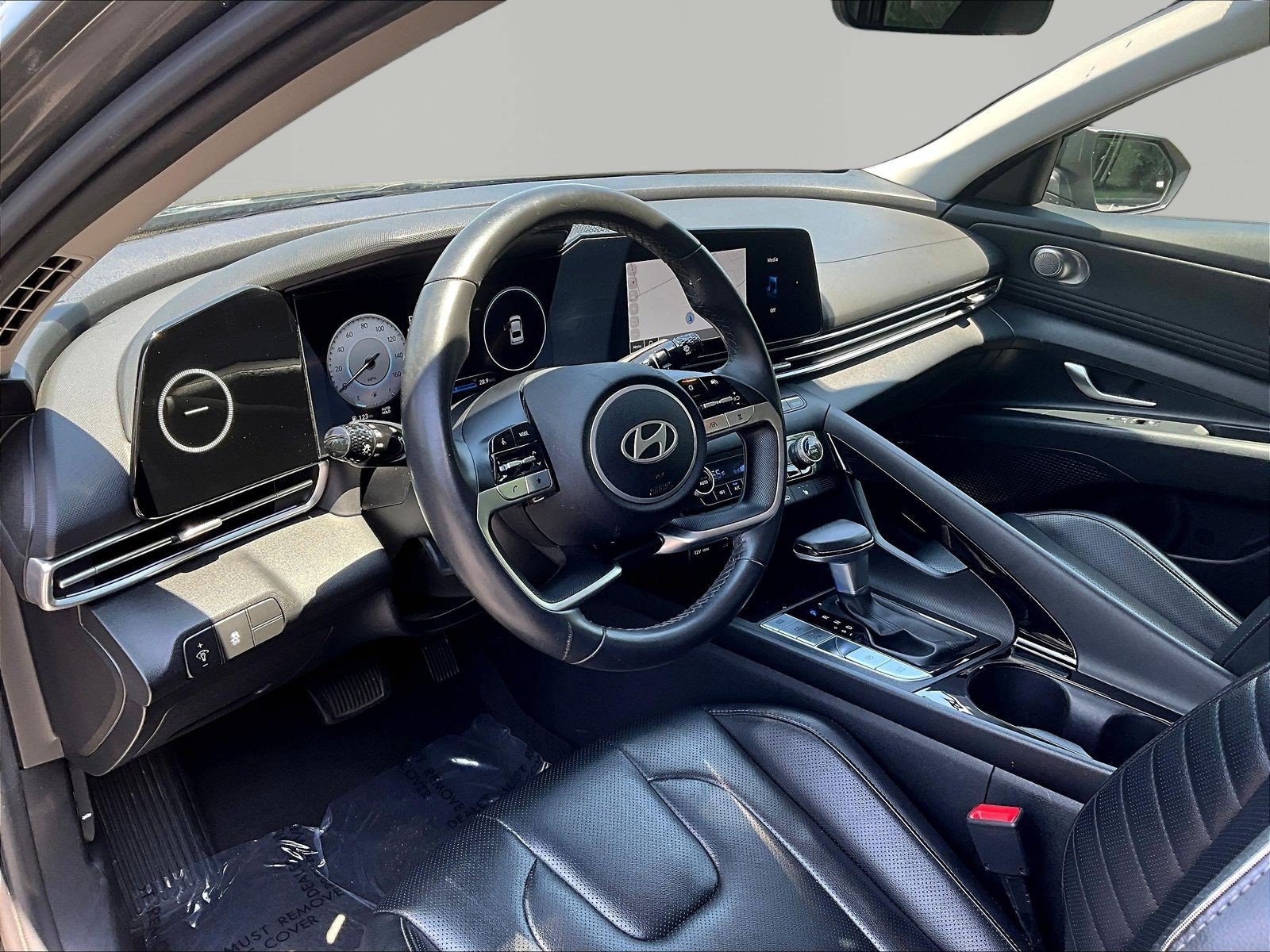 Used 2024 Hyundai Elantra Limited FWD image 17