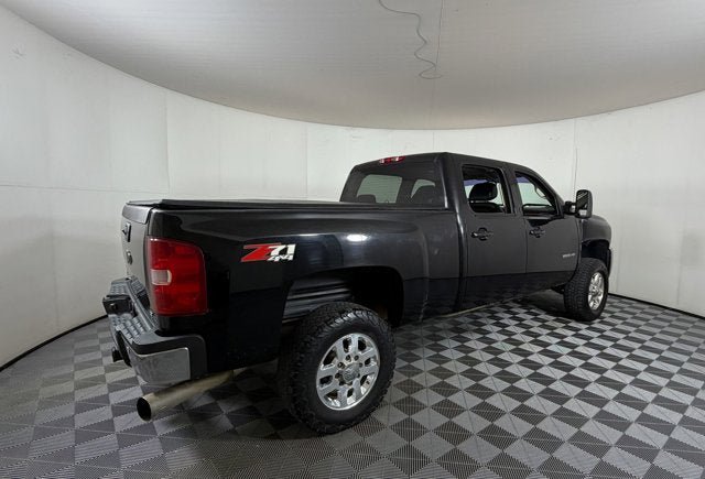 Used 2010 Chevrolet Silverado 2500 LTZ w/ Convenience Package AWD/4WD image 4