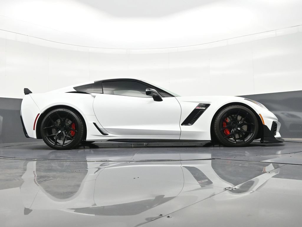 Used 2019 Chevrolet Corvette Z06 image 28