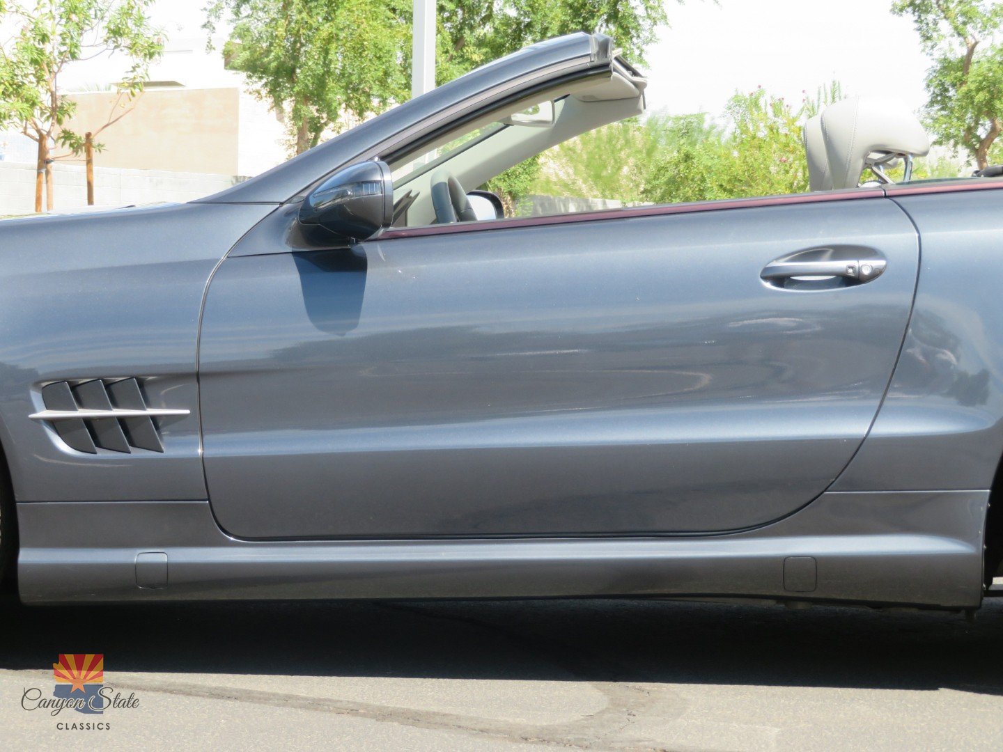 Used 2009 Mercedes-Benz SL 550 w/ Premium I Pkg image 19