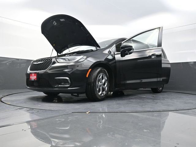 Used 2024 Chrysler Pacifica Limited image 39