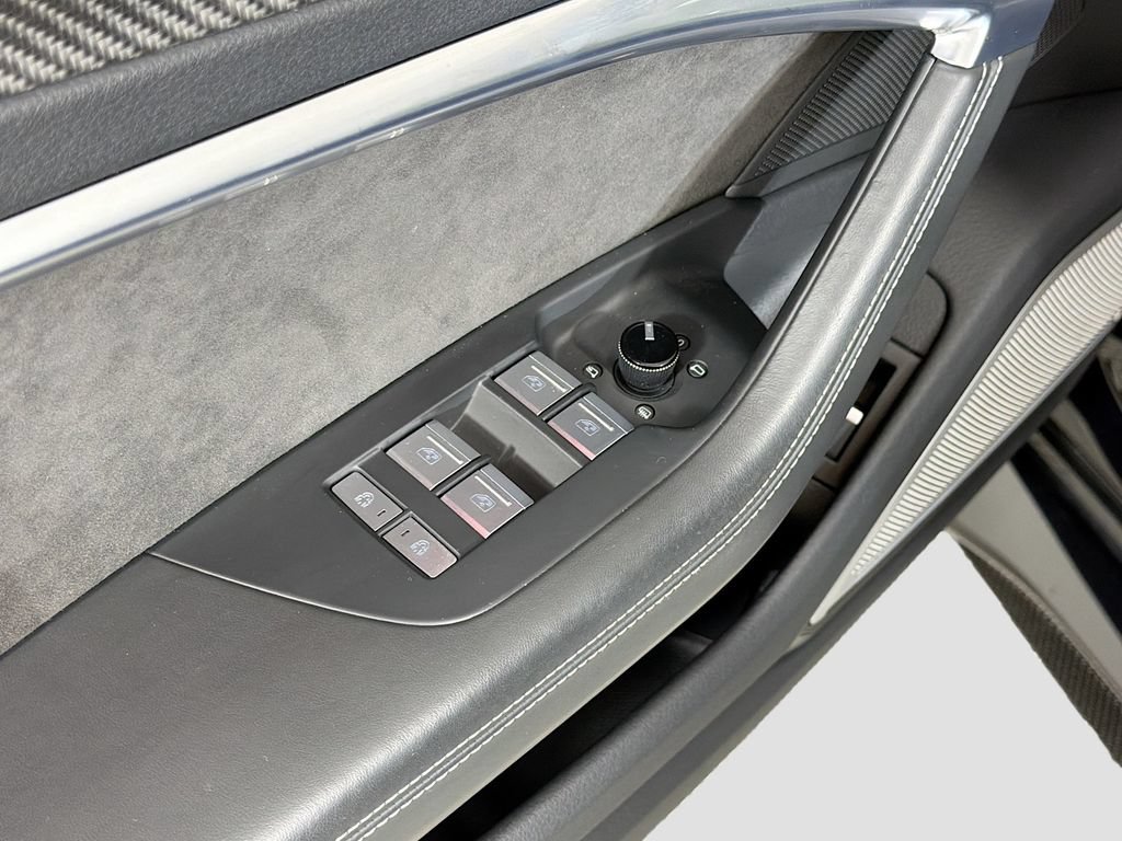 Used 2021 Audi RS 6 w/ Carbon Optic Package AWD/4WD image 18