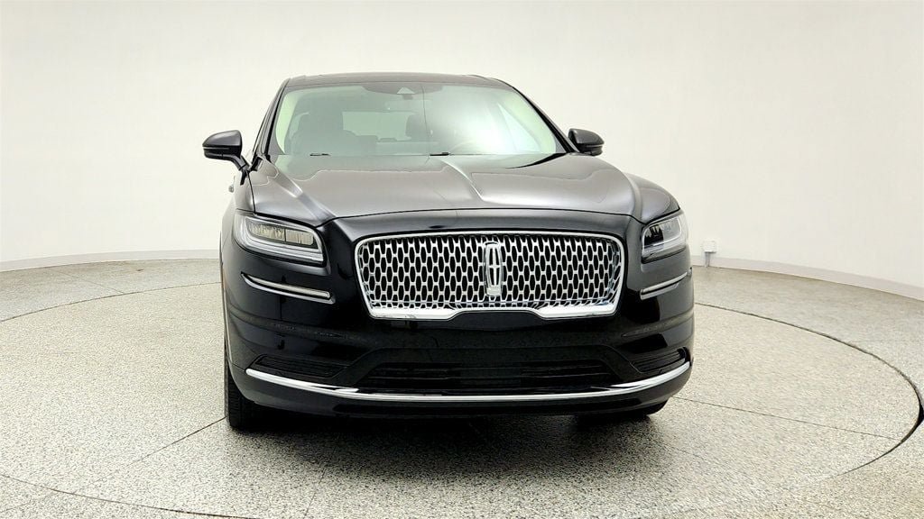 Used 2023 Lincoln Nautilus Reserve AWD/4WD image 2
