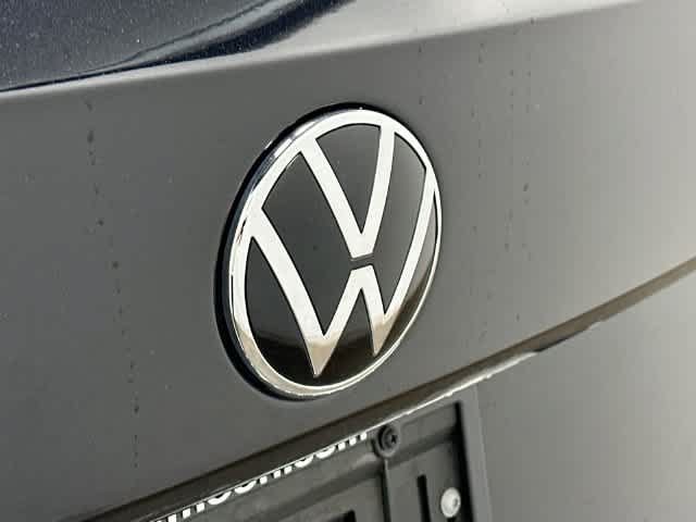 Used 2023 Volkswagen Taos SE w/ Panoramic Sunroof Package AWD/4WD image 26
