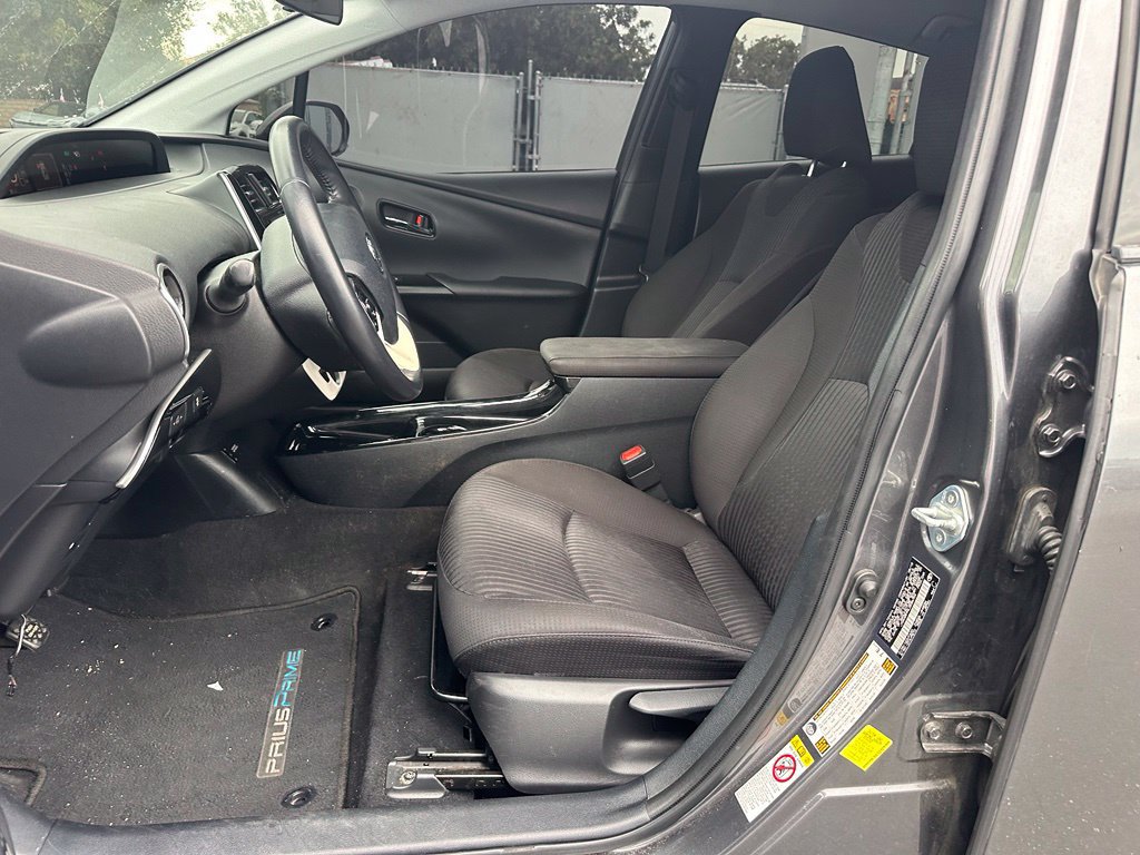 Certified 2018 Toyota Prius Prime Plus w/ Carpet Mat Package FWD image 9