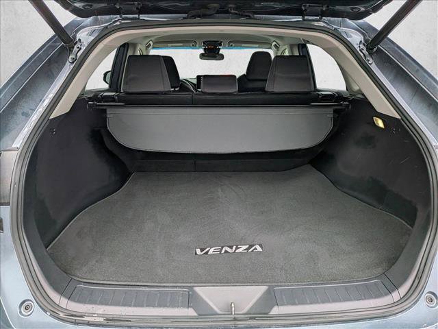 Used 2021 Toyota Venza LE image 6