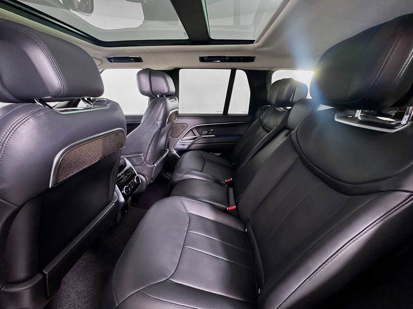 Used 2023 Land Rover Range Rover First Edition image 24