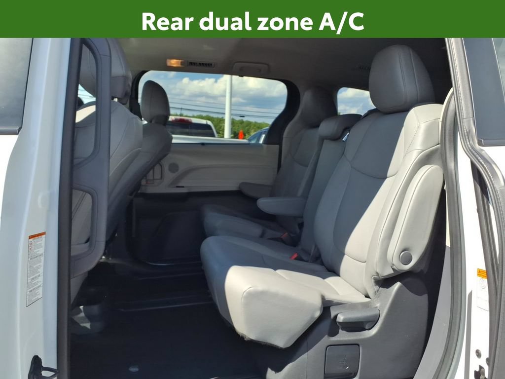 Used 2024 Toyota Sienna XLE FWD image 22