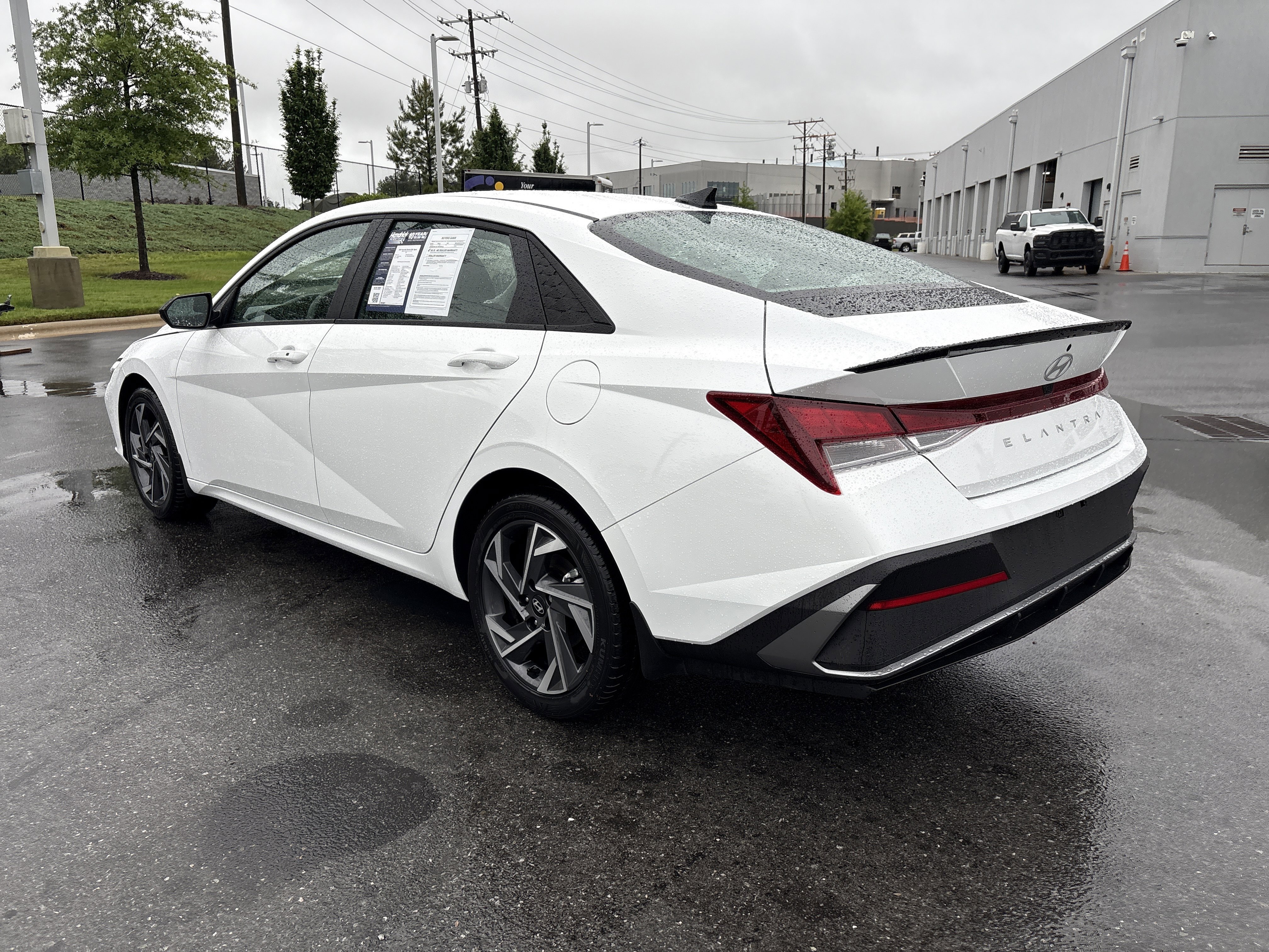 Used 2025 Hyundai Elantra Sport FWD image 12