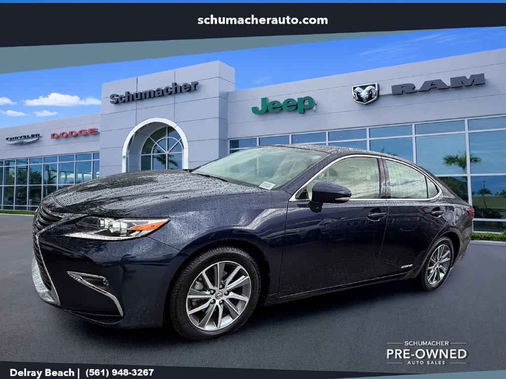 Used 2018 Lexus ES 300h w/ Luxury Package FWD image 3
