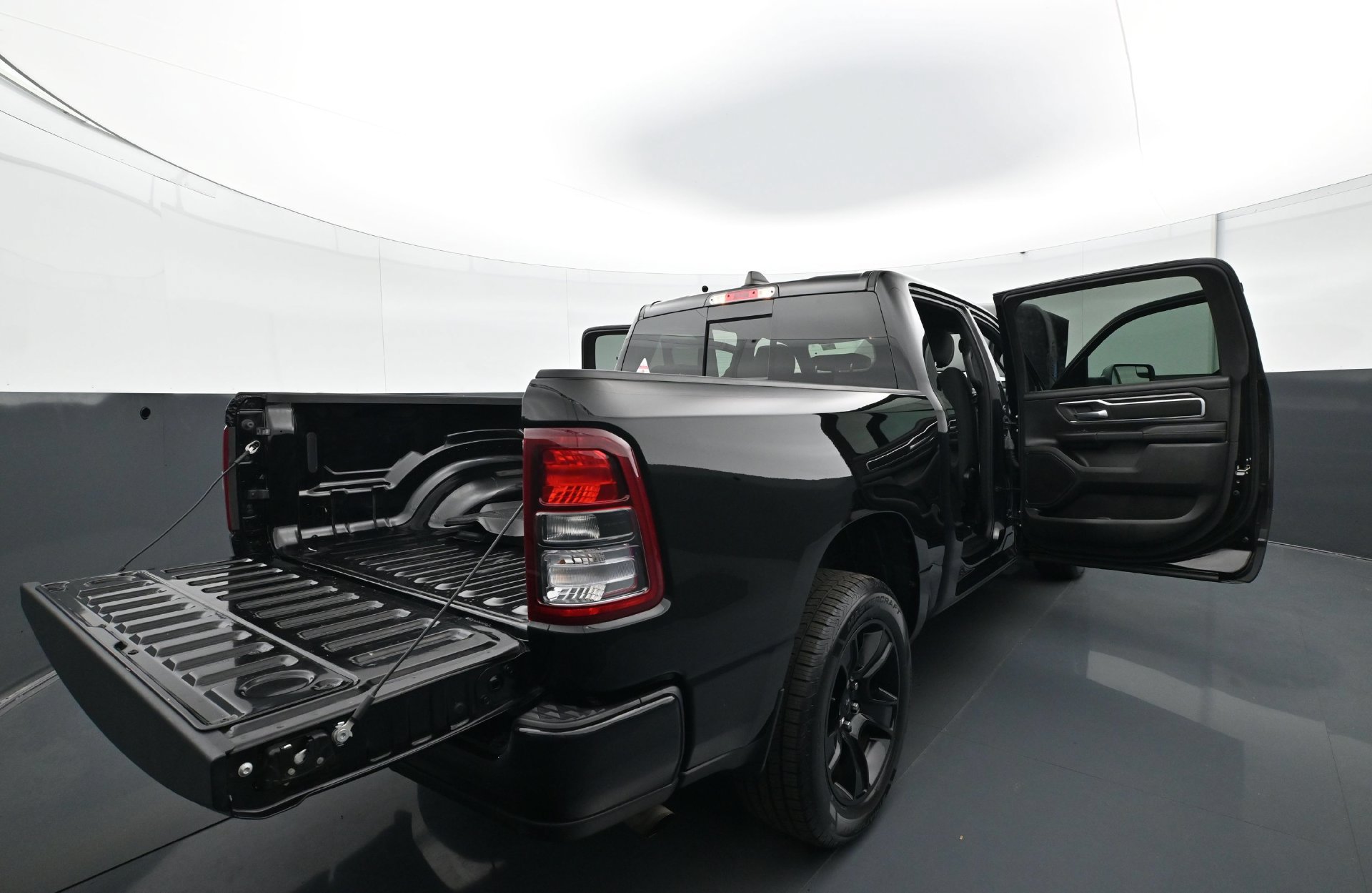 Used 2023 RAM 1500 Big Horn AWD/4WD image 34