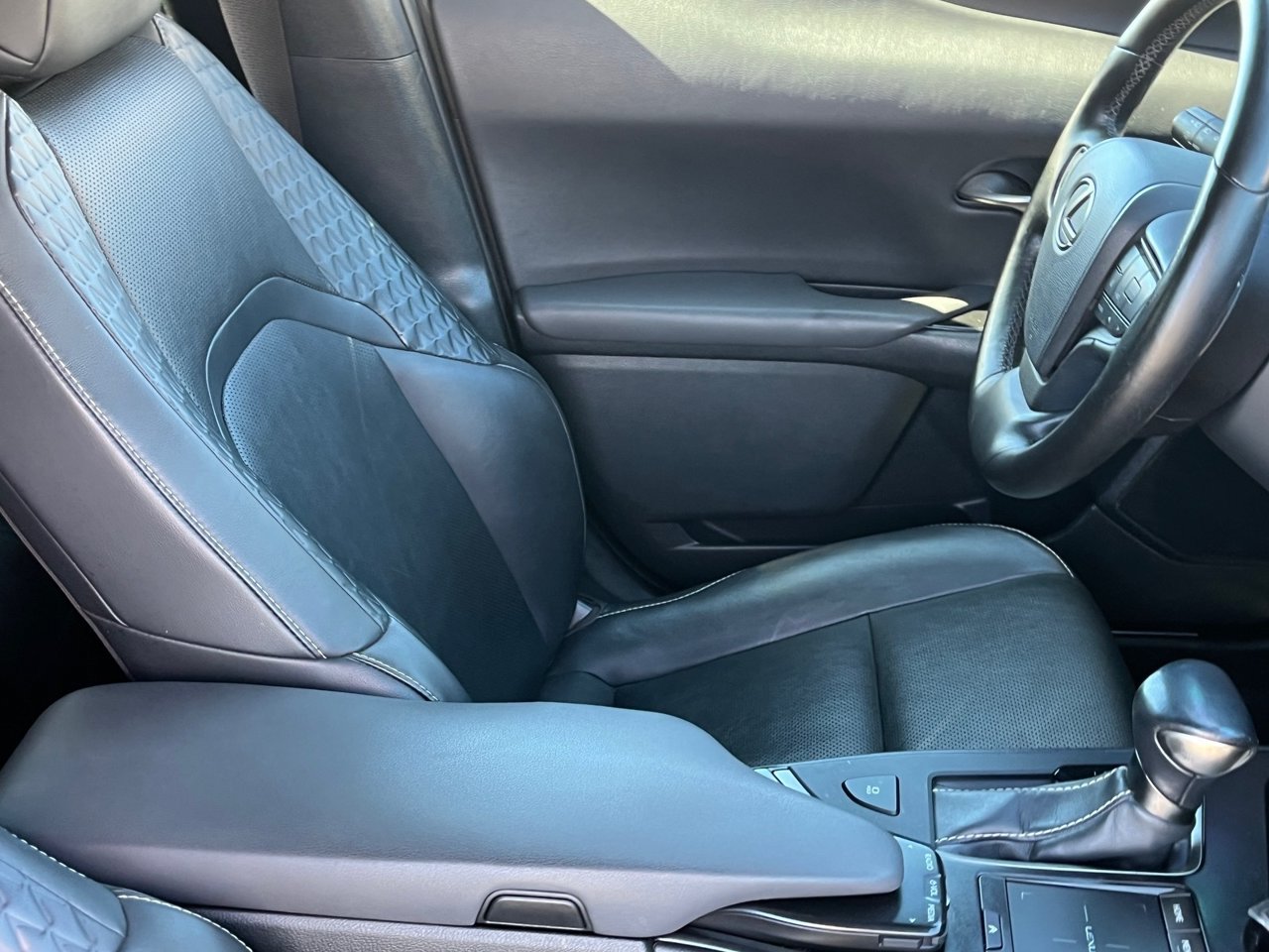 Used 2020 Lexus UX 200 w/ Premium Package FWD image 10