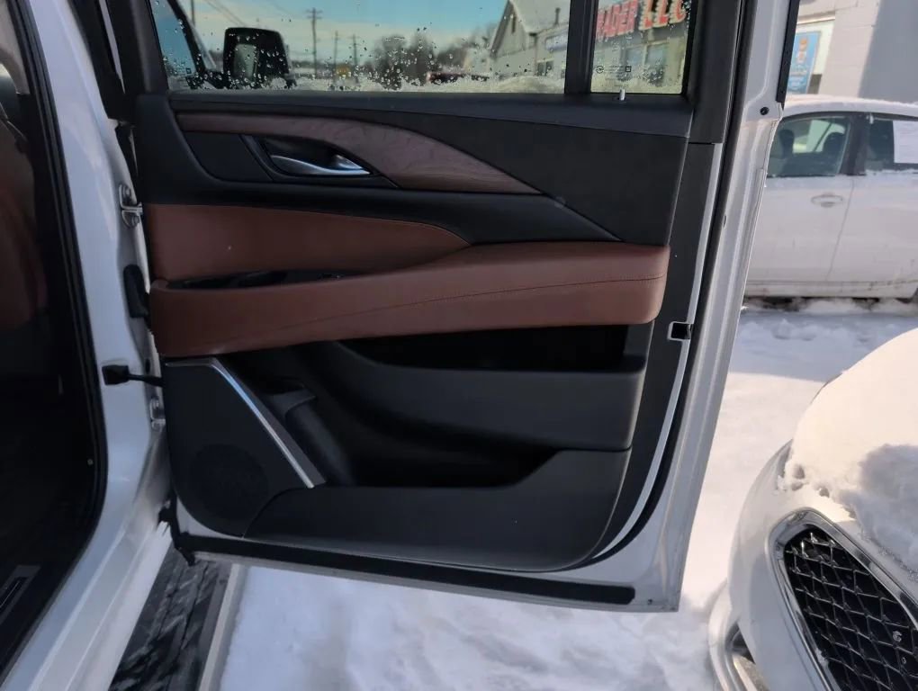 Used 2017 Cadillac Escalade ESV Premium Luxury image 13