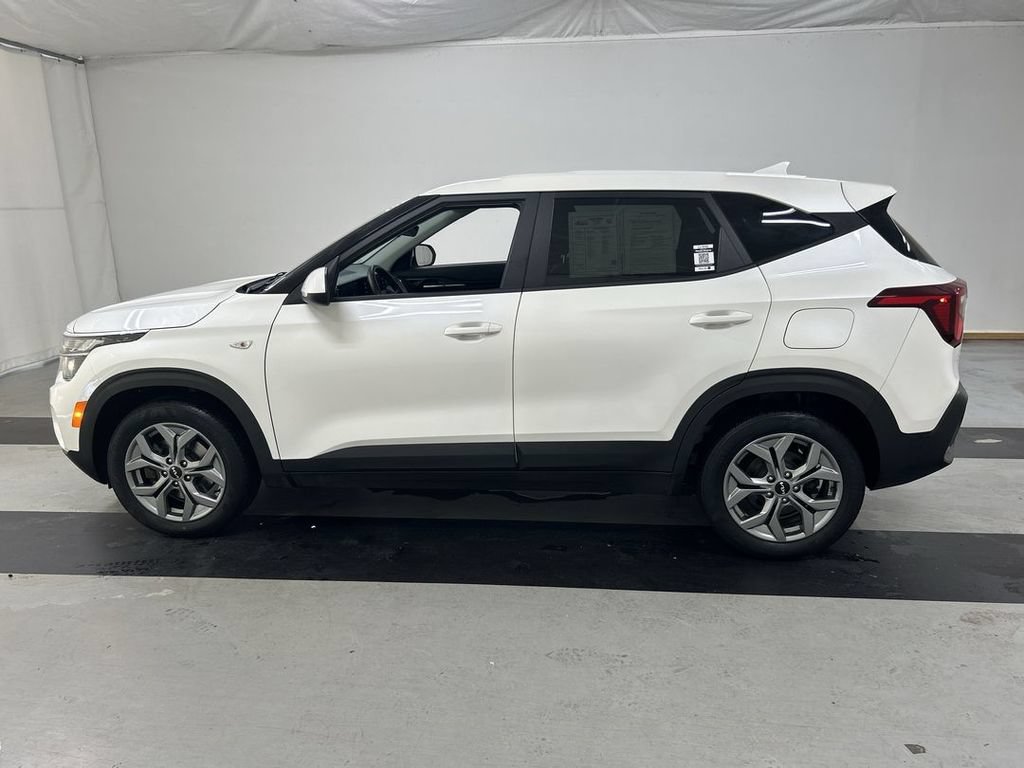 Used 2024 Kia Seltos LX AWD/4WD image 6