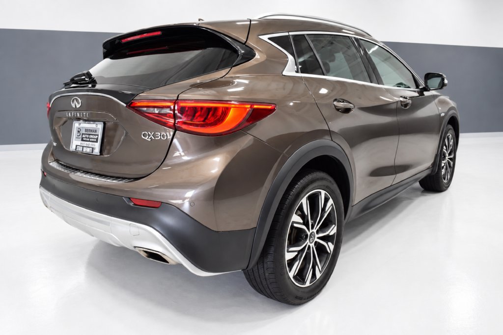 Used 2019 INFINITI QX30 AWD w/ Navigation Package image 8