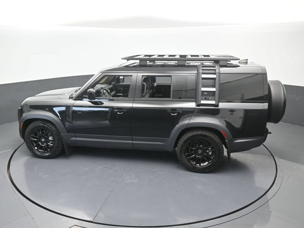 Used 2023 Land Rover Defender 130 SE AWD/4WD image 54