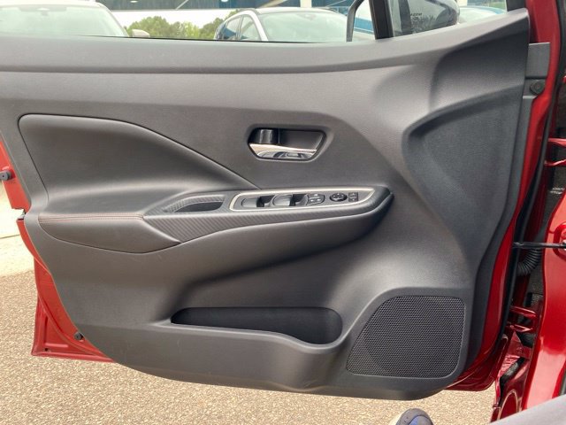 Used 2025 Nissan Versa SR FWD image 19