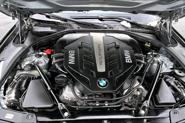 Used 2016 BMW 550i xDrive Sedan image 11