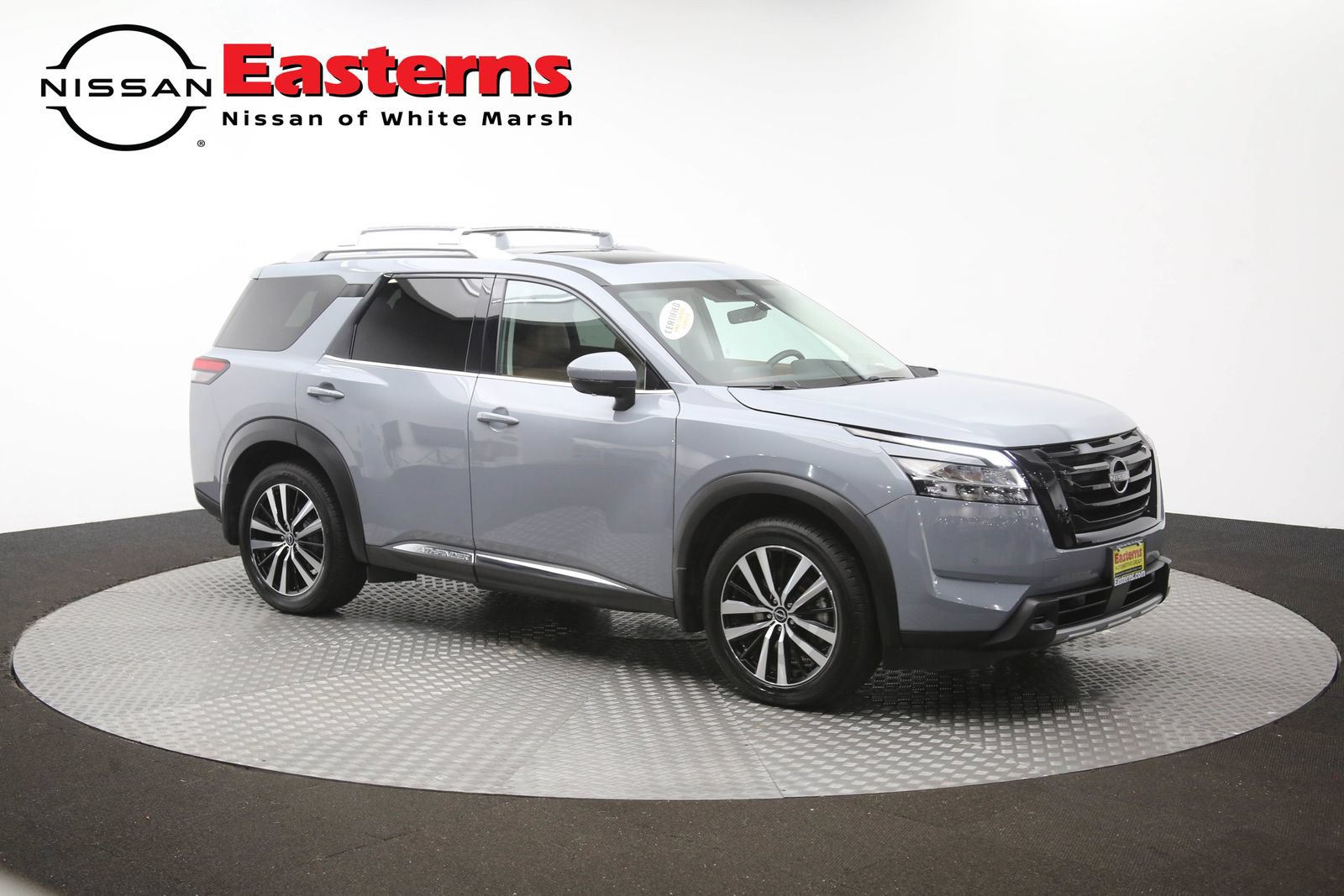 Used 2024 Nissan Pathfinder Platinum w/ Black Appearance Package AWD/4WD image 52
