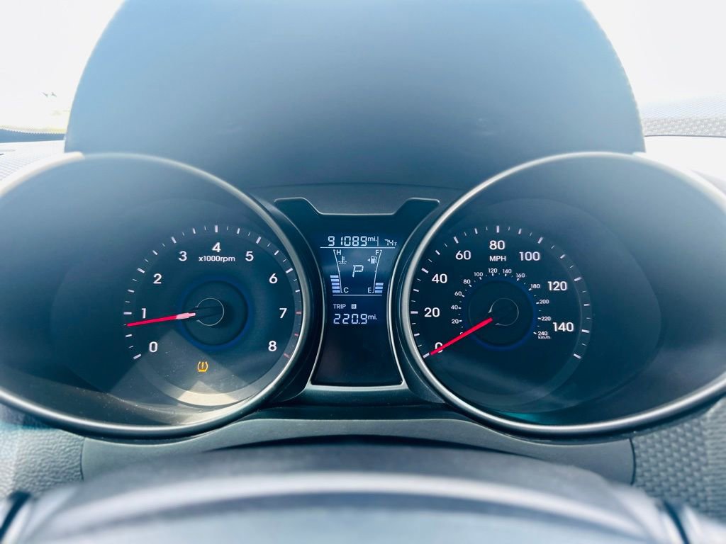 Used 2017 Hyundai Veloster image 32