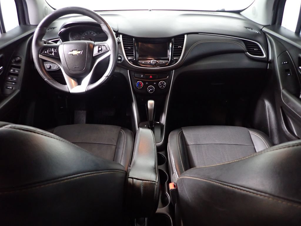 Used 2018 Chevrolet Trax LT w/ LT Convenience Package FWD image 28