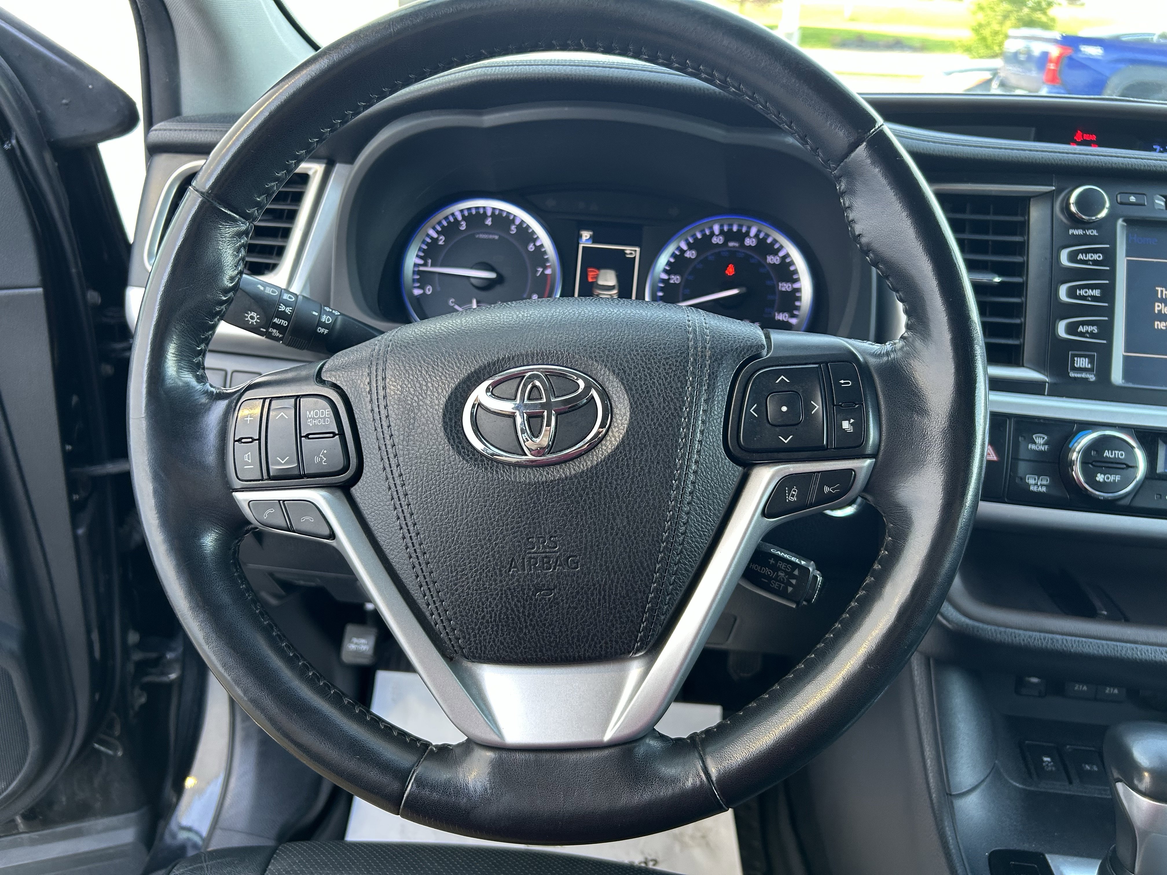 Used 2019 Toyota Highlander Limited Platinum AWD/4WD image 23