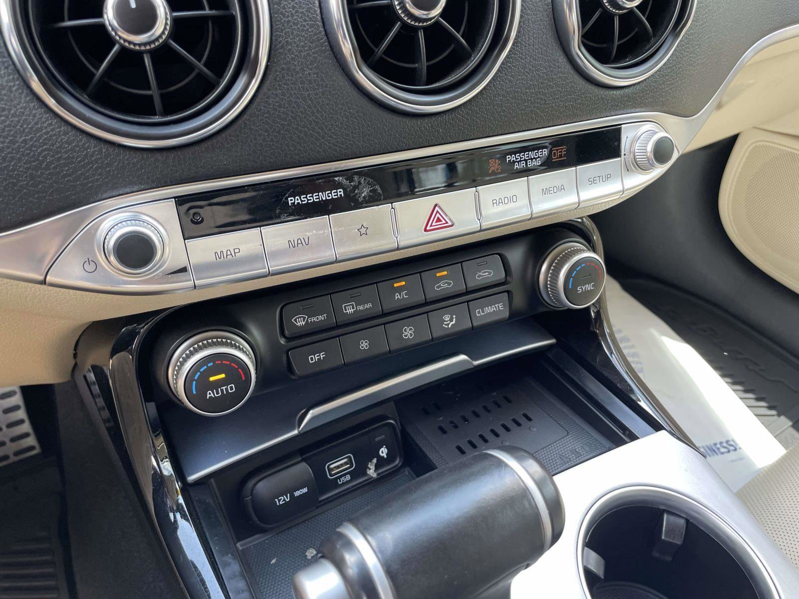 Used 2022 Kia Stinger GT1 AWD/4WD image 15