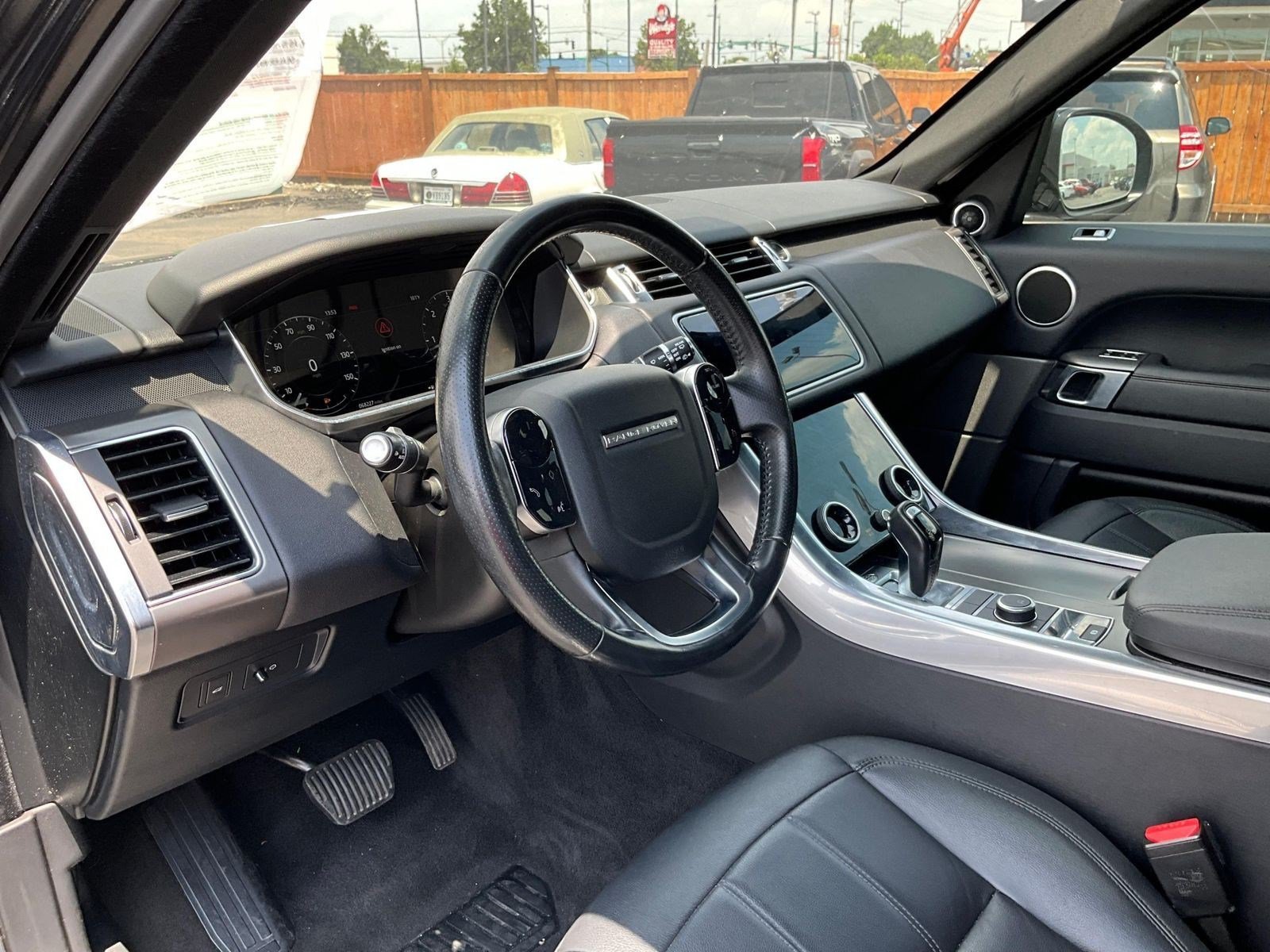 Used 2018 Land Rover Range Rover Sport SE AWD/4WD image 16