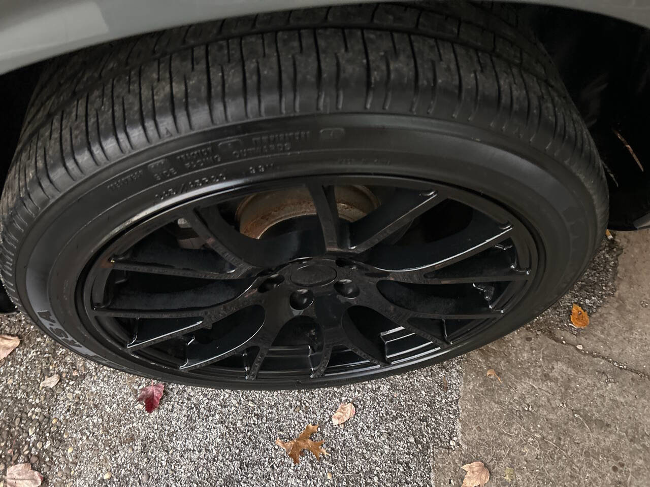 Used 2017 Dodge Challenger R/T image 4