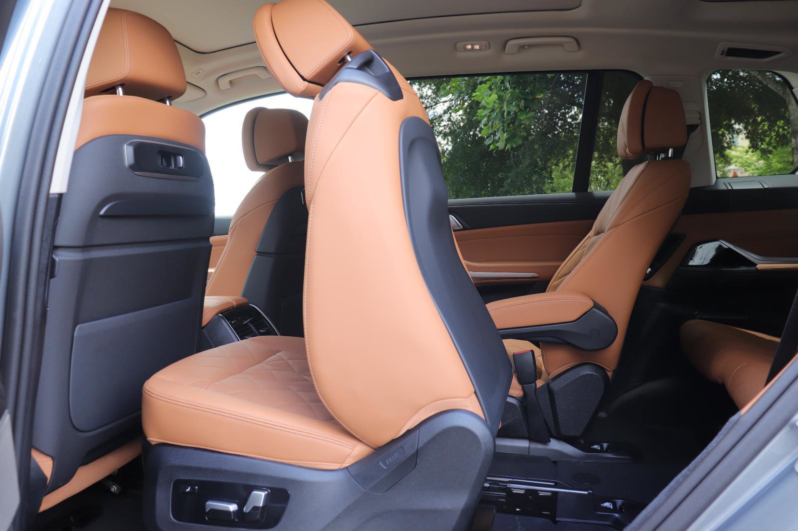 New 2026 BMW X7 xDrive40i w/ Premium Package image 15